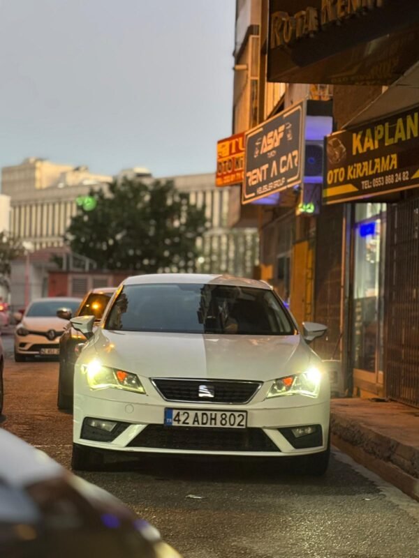 SEAT LEON