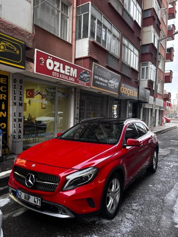 MERCEDES GLA 180D